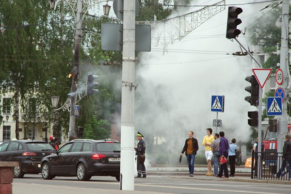 В центре Витебска сгорел светофор. Фото Сергея Серебро