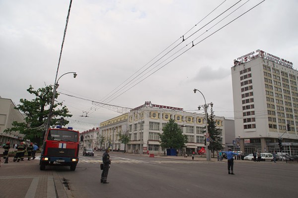 В центре Витебска сгорел светофор. Фото Сергея Серебро