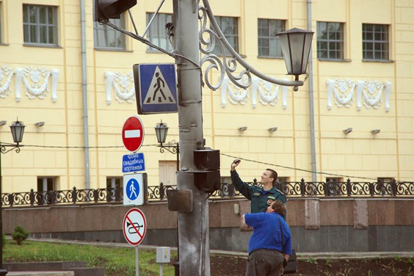 В центре Витебска сгорел светофор. Фото Сергея Серебро