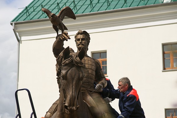 У Віцебску ўсталявалі помнік князю Альгерду. Фота Сержука Серабро