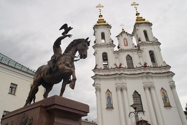 У Віцебску ўрачыста адкрылі помнік князю Альгерду. Фота Сержука Серабро