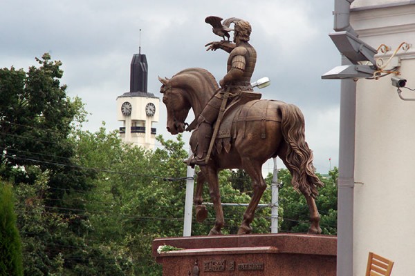 Помнік князю Альгерду ў Віцебску адкрыты. Фота Сержука Серабро