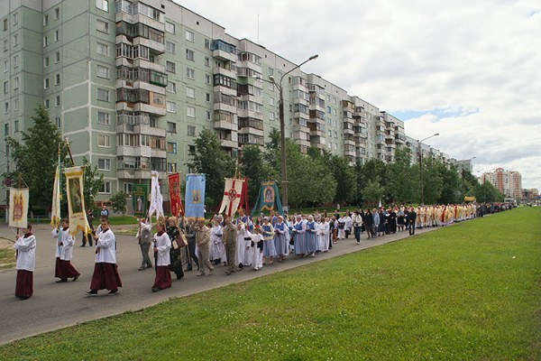 Па Віцебску прайшла працэсія Божага Цела. Фота Сержука Серабро