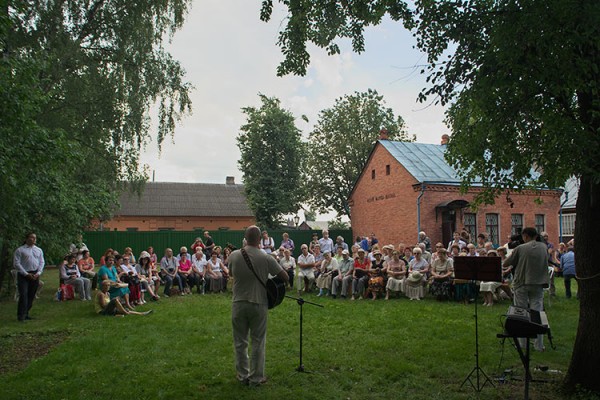 7 июля в Витебске отметили 127-ю годовщину со дня рождения знаменитого художника Марка Шагала. Фото Сергея Серебро
