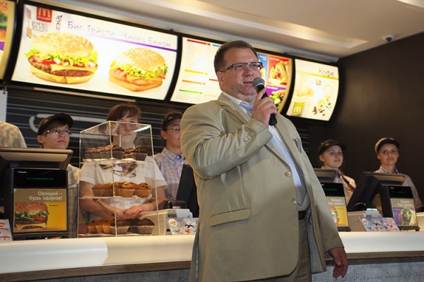 В Витебске открыли самый большой в Беларуси ресторан McDonald’s. Фото Сергея Серебро