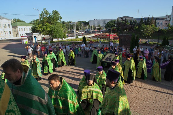 Икона с мощами Сергия Радонежского прибыла в Витебск. Фото Сергея Серебро