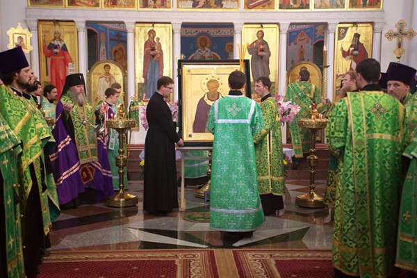 Икона с мощами Сергия Радонежского прибыла в Витебск. Фото Сергея Серебро