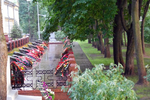 Общий вид на воинский мемориал на Успенской горке. Архивное фото Юрия Шепелева