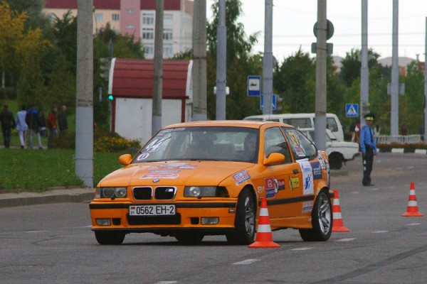 В Витебске прошли соревнования кубка газеты «Автодайджест» по скоростному маневрированию. Фото Сергея Серебро