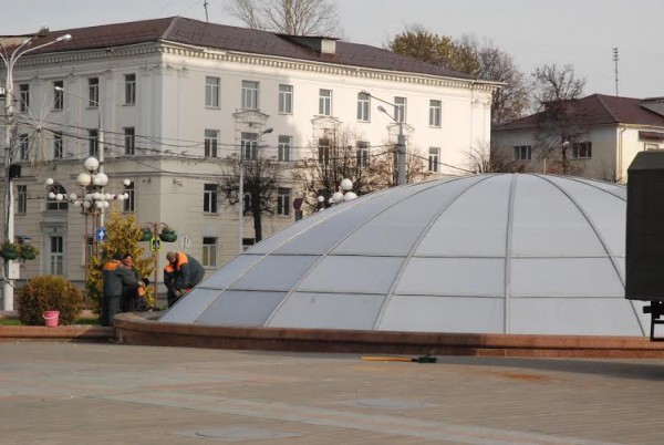 Віцебскія фантаны “засынаюць” да вясны. Фота Барбары Церашковай