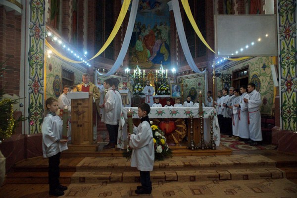 урачыстую Імшу на Божае Нараджэнне ў касцёле св. Антонія Падуанскага ў Паставах. Фота Сержука Серабро