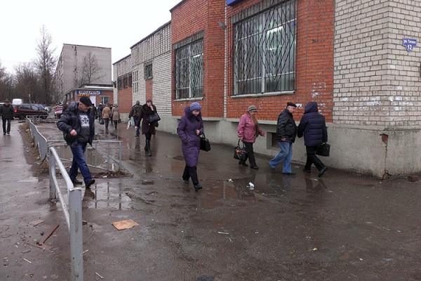 В Витебске разогнали толкучку у Полоцкого рынка. Фото Сергея Серебро