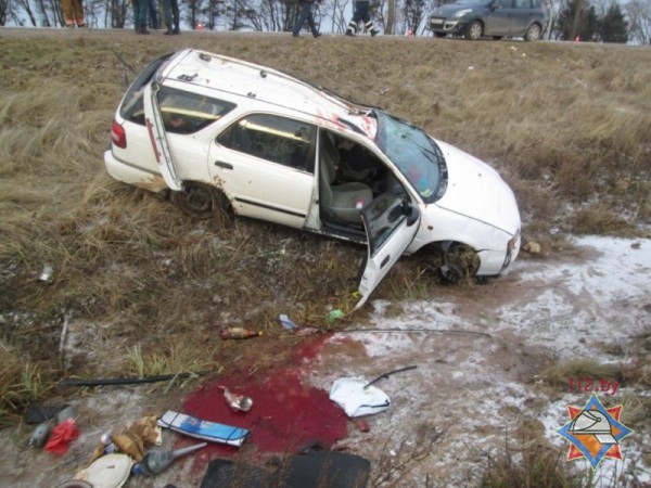 В Бешенковичском районе женщина опрокинулась на «Suzuki Baleno». Фото МЧС