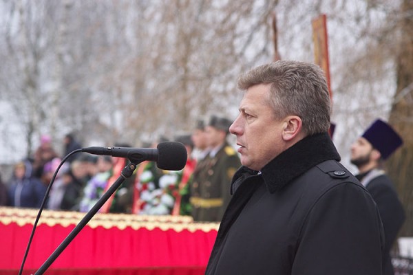 Выступает председатель Витебского областного совета Белорусского общественного объединения ветеранов Геннадий Егоров. Фото Сергея Серебро