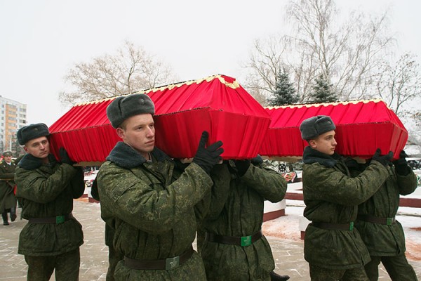 В Витебске торжественно перезахоронили 23 неизвестных солдат Второй мировой войны. Фото Сергея Серебро