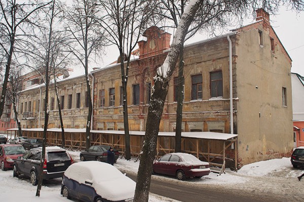 Сучасны выгляд будынкаў №10 і №12 па вуліцы Дзімітрава. Фота Сержука Серабро