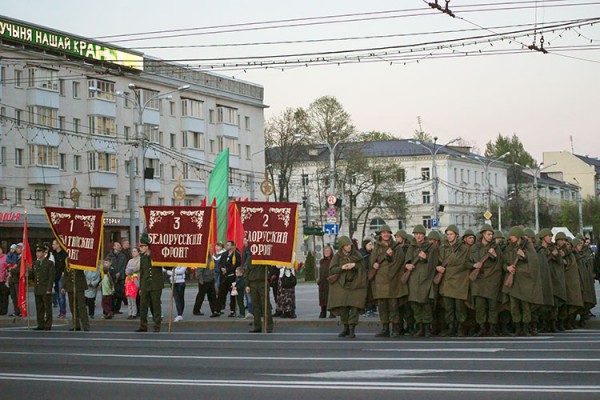 Репетиция праздничного шествия в Витебске ко Дню Победы. Фото Сергея Серебро