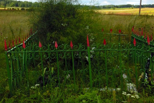 Могила казненной партизанской семьи в Котово. Фото Анатолия Колоницкого / kas954.blogspot.com