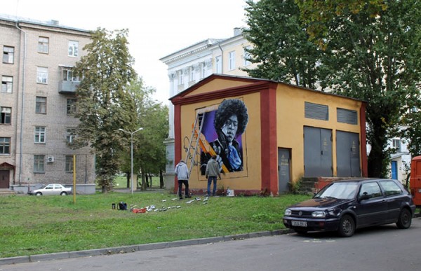 В Витебске появилось граффити с портретом Джими Хендрикса. Фото Юрия Шепелева 