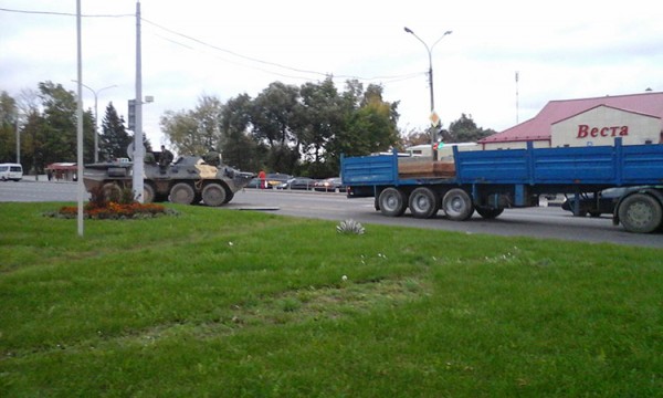 В Витебске произошло столкновение БТР-80 и грузовика «МАЗ». Фото Дениса Ануфриева / vk.com/vitebsk_news