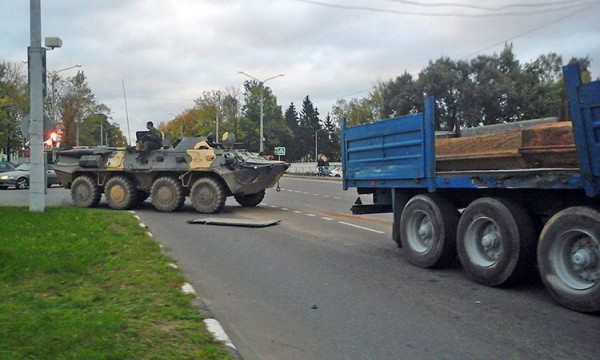 В Витебске произошло столкновение БТР-80 и грузовика «МАЗ». Фото Дениса Ануфриева / vk.com/vitebsk_news