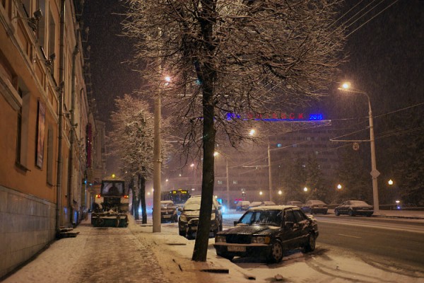 Витебск засыпало мокрым снегом. Фото Сергея Серебро