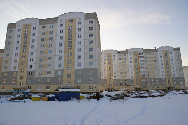 Тропинки протоптаные жителями Билево к своим домам в Витебске. Фото Сергея Серебро