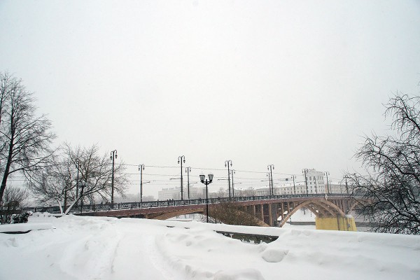 Кировский мост и Двина во время циклона «Эмма» в Витебске. Фото Сергея Серебро
