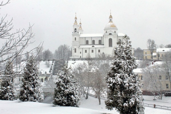 В Витебск вернулась зима. Фото Юрия Шепелева