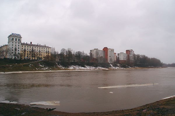 В Витебске на Двине наблюдался ледоход. Фото Сергея Серебро