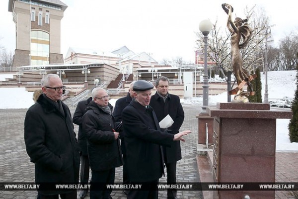 Аллею лауреатов специальной награды Президента в Витебске преобразуют в Площадь звезд. Фото БелТА