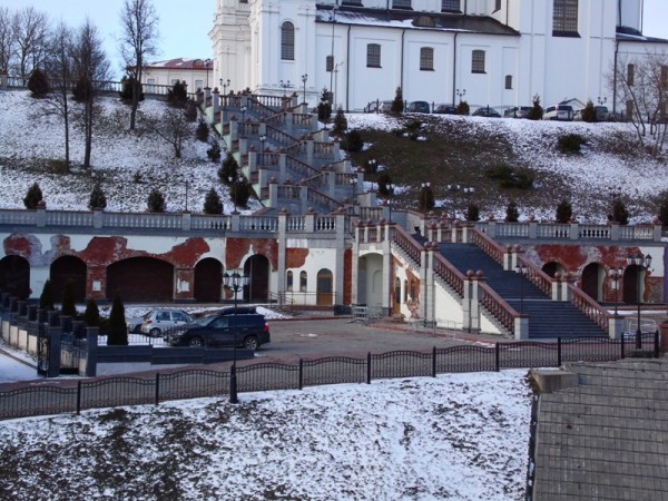 В Витебске началась подготовка к ремонту лестницы на Успенскую горку. Фото Юрия Шепелева
