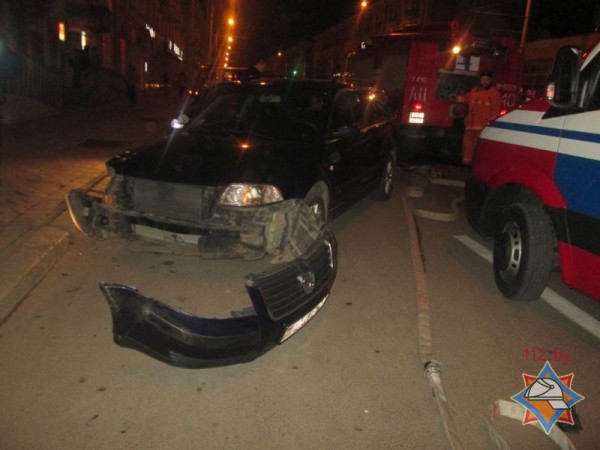 В Витебске насмерть разбилась на автомобиле девушка, не имевшая прав. Фото МЧС