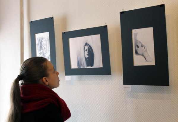 Выставка «Интроверт» Саши Ворфоломеевой открылась в Витебске. Фото Юрия Шепелева