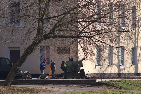 В Витебске увековечили память артиллеристов 1179-го артполка. Фото Сергея Серебро