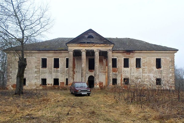 Усадебный дом Рудницких, построенный в 1810-1820 годах в деревне Осада Дедино Миорского района. Фото butb.by