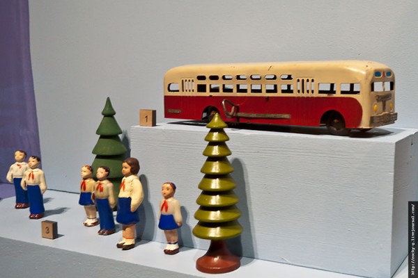 Игрушечный автобус похожей модели на выставкае в Коломенском. Фото rocky-g.livejournal.com