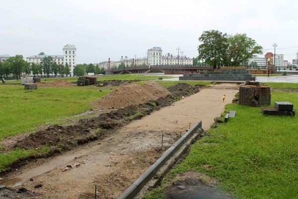 Фотофакт: В Витебске начали подготовку к установке памятника Александру Невскому. Фото Юрия Шепелева