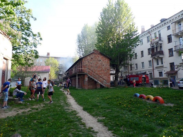 На улице Кирова в Витебске сгорели сараи. Фото Юрия Шепелева