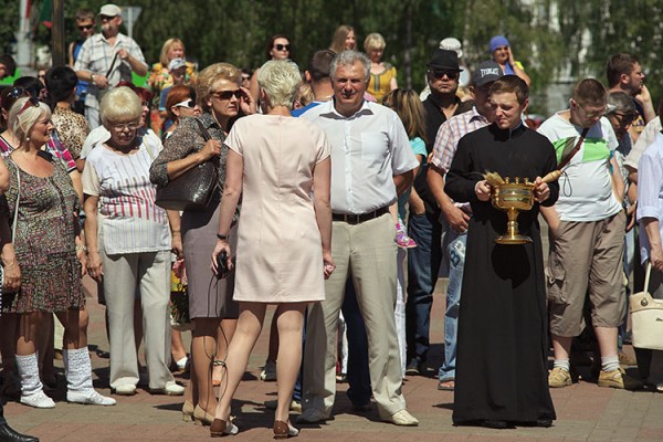 Открытием памятника Александру Невскому и мемориальной доски Марку Шагалу в Витебске начали торжества, посвященные Дню города. Фото Сергея Серебро