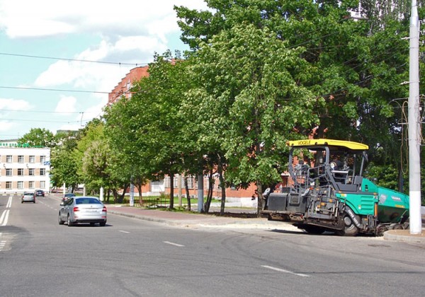 Строительство новой автостоянки в начале Авиационного переулка в Витебске. Фото Юрия Шепелева