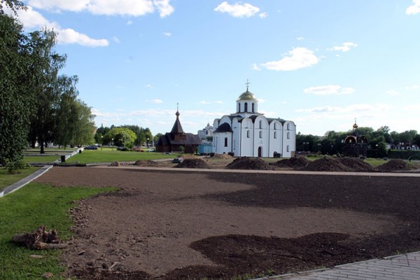 Витебск припудривается перед днем рождения. Фото Юрия Шепелева