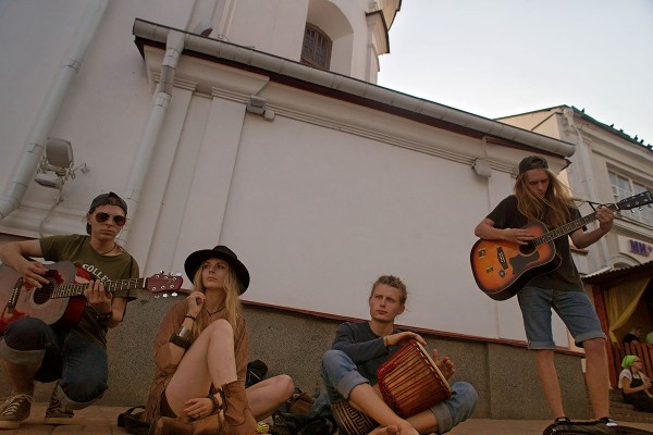 Уличные музыканты в центре города во время «Славянского базара в Витебске». Фото Сергея Серебро