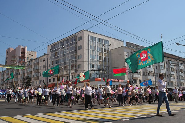 Урачыстасці з нагоды Дня незалежнасці ў Віцебску прайшлі пад знакам Пагоні. Фота Сержука Серабро