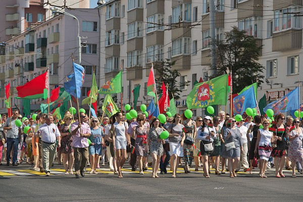 Урачыстасці з нагоды Дня незалежнасці ў Віцебску прайшлі пад знакам Пагоні. Фота Сержука Серабро