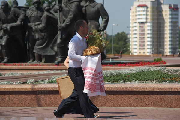 Урачыстасці з нагоды Дня незалежнасці ў Віцебску прайшлі пад знакам Пагоні. Фота Сержука Серабро