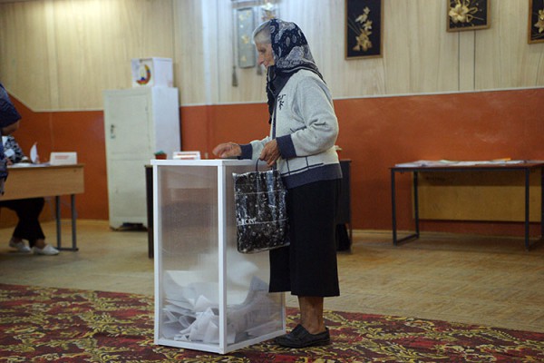 Голосование на парламентских выборах в отдельном райцентре — Чашники. Фото Сергея Серебро