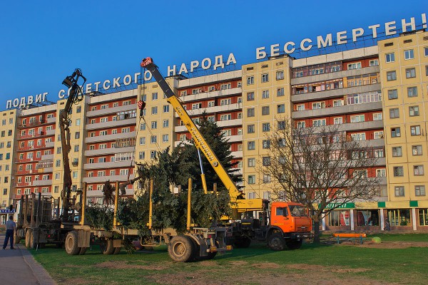 Знішчэнне сквера на плошчы Перамогі ў Віцебску, 2009 год. Фота Сержука Серабро