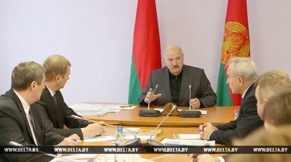 Лукашенко предупредил чиновников о возможных кадровых решениях по итогам анализа результатов их работы. Фото БелТА