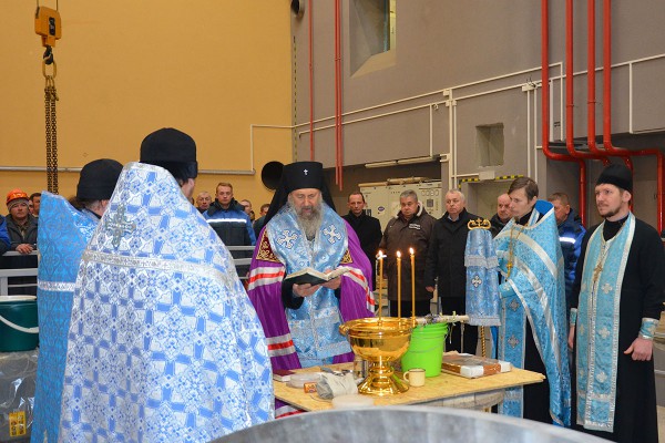 Полоцкую ГЭС освятил архиепископ Феодосий. Фото пресс-службы Полоцкой епархии